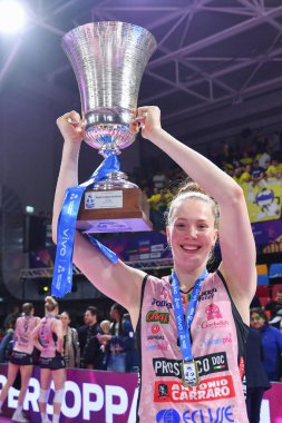 Isabelle Haak (Prosecco Doc Imoco Conegliano) İtalyan Süper Kupa Kadınlar Prosecco Doc Imoco Conegliano 'ya karşı Igor Gorgonzola Novara' nın zaferini 26 Kasım 2022 'de Floransa' daki Pala Wanny 'de kutluyor.