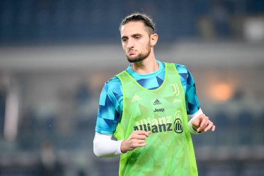 İtalya futbol takımı Serie A maçında Juventus 'un Adrien Rabiot portresi 10 Kasım 2022' de İtalya 'nın Verona kentinde bulunan Marcantonio Bentegodi Stadyumu' nda Hellas Verona FC 'ye karşı Juventus FC (portreler arşivi) maçında çekildi.