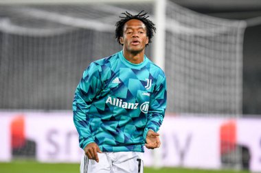 Juventus 'un İtalya futbolu sırasındaki Juan Cuadrado portresi 10 Kasım 2022' de İtalya 'nın Verona kentindeki Marcantonio Bentegodi Stadyumu' nda Hellas Verona FC 'ye karşı Juventus FC (portreler arşivi) maçı.