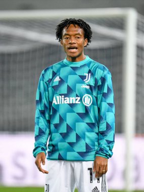 Juventus 'un İtalya futbolu sırasındaki Juan Cuadrado portresi 10 Kasım 2022' de İtalya 'nın Verona kentindeki Marcantonio Bentegodi Stadyumu' nda Hellas Verona FC 'ye karşı Juventus FC (portreler arşivi) maçı.