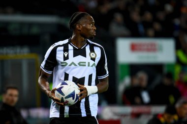Udinese 'nin İtalya futbol takımı Serie A maçındaki Kingsley Ehizibue portresi Udinese Calcio ile ABD Lecce (portreler arşivi) maçı Udine, İtalya' daki Dacia Arena stadyumunda, Kasım 04, 2022 - Fotoğraf: Ettore Griffon