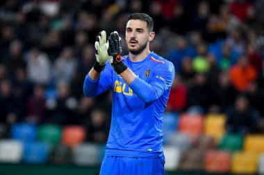 Lecce 'nin İtalya futbol takımı Serie A maçındaki Wladimiro Falcone portresi Udinese Calcio ile ABD Lecce (portreler arşivi) maçında Udine, İtalya' daki Dacia Arena stadyumunda, Kasım 04, 2022