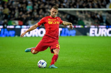 Lecce 'nin Alexis Blin portresi İtalyan futbolu Serie A maçında Udinese Calcio, Udine' deki Friuli - Dacia Arena Stadyumu 'nda ABD Lecce' ye karşı (portreler) oynuyordu.