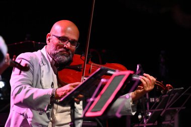 Luigi Tufano, 23 Aralık 2022 'deki Edoardo Bennato Tour 2022' de İtalya 'daki Parco della Musica Konser Salonu' nda gerçekleşti. - Fotoğraf: Domenico Cippitelli / LiveMedi