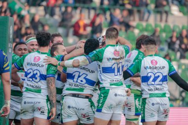 Benetton 'un mutluluğu, 24 Aralık 2022' de İtalya 'nın Treviso kentindeki Monigo Stadyumu' nda oynanan Rugby karşılaşmasında oynanan United Rugby Şampiyonası maçında atılan golden sonra Benetton Rugby 'ye karşı oynanan Rugby maçında elde edildi.