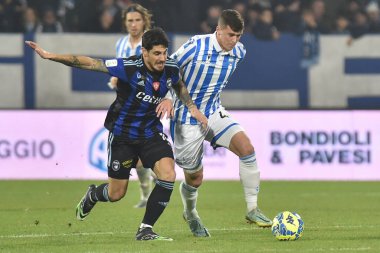 Giuseppe Mastinu (Pisa) tarafından İtalya 'nın Ferrara kentindeki Paolo Mazza Stadyumu' nda oynanan SPAL-AC Pisa maçı sırasında engellenen Georgi Tunjov (Spal) - Fotoğraf: Gabriele Masott