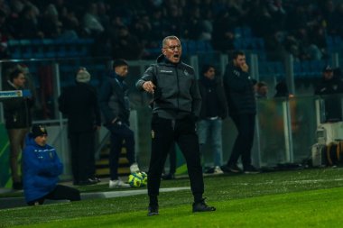 İtalyan futbol takımı Serie B maçında Aurelio Andreazzoli 'nin antrenörü Frosinone Calcio, Frosinone, İtalya' daki Benito Stirpe Stadyumu 'nda Frosinone Calcio' ya karşı.