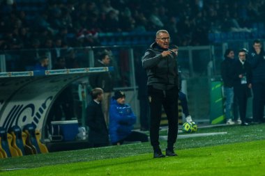 İtalyan futbol takımı Serie B maçında Aurelio Andreazzoli 'nin antrenörü Frosinone Calcio, Frosinone, İtalya' daki Benito Stirpe Stadyumu 'nda Frosinone Calcio' ya karşı.