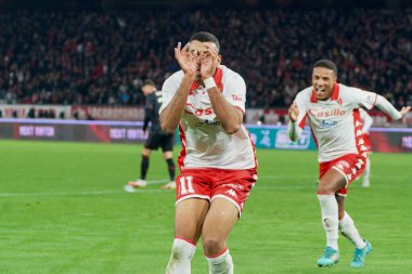 Waild Cheddira (SSC Bari), 26 Aralık 2022 'de İtalya' nın Bari kentindeki San Nicola Stadyumu 'nda oynanan SSC Bari-Genoa CFC karşılaşmasında gol attıktan sonra kutluyor.