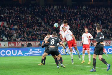 Eddie Salcedo (SSC Bari) ve Waild Cheddira (SSC Bari) (SSC Bari) İtalya 'nın Bari şehrindeki San Nicola Stadyumu' nda oynanan SSC Bari vs Cenova CFC karşılaşmasında, 26 Aralık 2022 - Fotoğraf: Emmanuele Mastrodonat