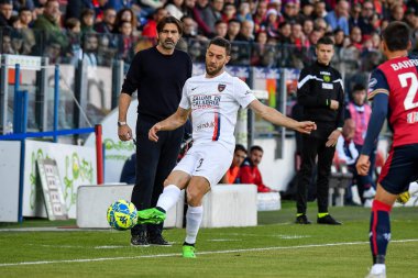 Cosenza Calcio 'dan Andrea Rispoli İtalya' nın Cagliari kentinde oynanan Cagliari maçında, 26 Aralık 2022 - Fotoğraf: Luigi Can