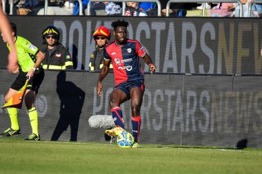 Cagliari Calcio takımından Zito Andre Sebastiao Luvumbo İtalya 'nın Cagliari kentinde oynanan Cagliari-Cosenza maçında, 26 Aralık 2022 - Fotoğraf: Luigi Can