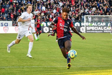 Cagliari Calcio takımından Zito Andre Sebastiao Luvumbo İtalya 'nın Cagliari kentinde oynanan Cagliari-Cosenza maçında, 26 Aralık 2022 - Fotoğraf: Luigi Can