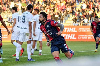 Cagliari Calcio 'dan Gianluca Lapadula, Esultanza, Joy gol attıktan sonra, İtalya' nın Cagliari kentinde oynanan Cagliari-Cosenza maçında, 26 Aralık 2022 - Credit: Luigi Can