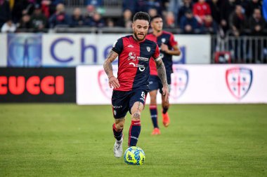 Cagliari Calcio takımından Nahitan Nandez, İtalya 'nın Cagliari kentinde oynanan Cagliari maçında, 26 Aralık 2022 - Fotoğraf: Luigi Can