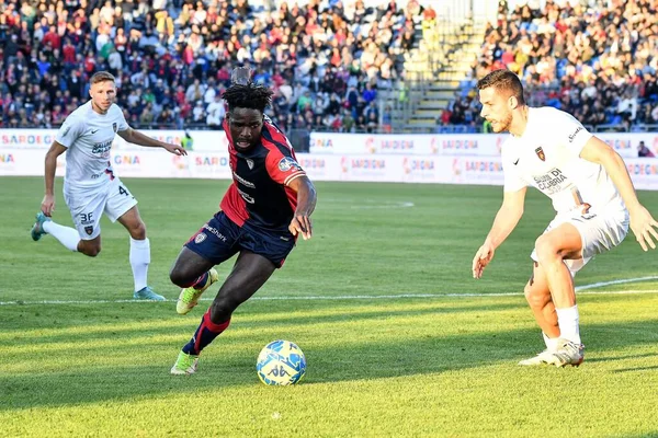Cagliari Calcio takımından Zito Andre Sebastiao Luvumbo İtalya 'nın Cagliari kentinde oynanan Cagliari-Cosenza maçında, 26 Aralık 2022 - Fotoğraf: Luigi Can