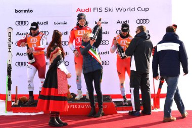 Podyumcu adamın süper g bormio 2022 Alp disiplini kayak yarışı sırasında - Erkekler Süper G Bormio, İtalya, Bormio 'da, 29 Aralık 2022 - Fotoğraf: Giorgio Panacc