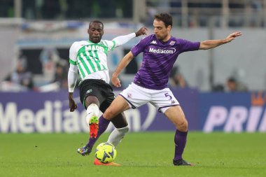 Pedro Obiang (Sassuolo) and Giacomo Bonaventura (Fiorentina) during italian soccer Serie A match ACF Fiorentina vs US Sassuolo at the Artemio Franchi stadium in Florence, Italy, January 07, 2023 - Credit: Luca Amedeo Bizzarr