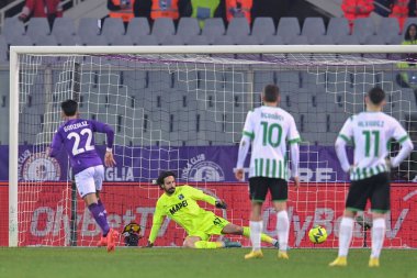 Nicolas Gonzalez (ACF Fiorentina) takes a penalty during italian soccer Serie A match ACF Fiorentina vs US Sassuolo at the Artemio Franchi stadium in Florence, Italy, January 07, 2023 - Credit: Lisa Guglielm