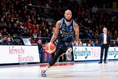 Chris Dowe (Dinamo Sassari) during Italian Basketball A Serie  Championship UNAHOTELS Reggio Emilia vs Banco di Sardegna Sassari at the PalaBigi in Reggio Emilia, Italy, January 08, 2023 - Credit: Nicholas Russ