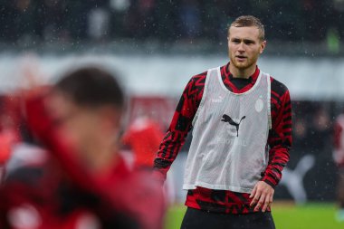 Tommaso Pobega of AC Milan warms up during Serie A 2022/23 football match between AC Milan and AS Roma at San Siro Stadium, Milan, Italy on January 08, 2023 - Credit: Fabrizio Carabelli/LiveMedi