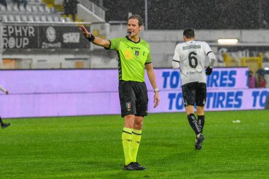Referee Mr. Daniele Chiffi from Padova during italian soccer Serie A match Spezia Calcio vs US Lecce at the Alberto Picco stadium in La Spezia, Italy, January 08, 2023 - Credit: Cucco Ricucch