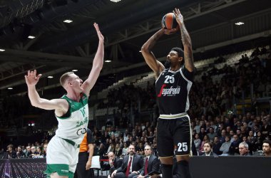 Jordan Mickey (Segafredo Virtus Bologna) thwarted by Rolands Smits (BC Zalgiris Kaunas) during the Euroleague basketball championship match Segafredo Virtus Bologna Vs. BC Zalgiris Kaunas - Bologna, Italy, January 10, 2023 at Segafredo Arena - Photo: