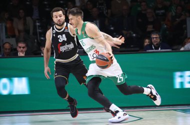 Kyle Weems (Segafredo Virtus Bologna) thwarted by Achille Polonara (BC Zalgiris Kaunas) during the Euroleague basketball championship match Segafredo Virtus Bologna Vs. BC Zalgiris Kaunas - Bologna, Italy, January 10, 2023 at Segafredo Arena - Photo: