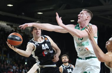 Milos Teodosic (Segafredo Virtus Bologna) thwarted by Niccolo Mannion (Segafredo Virtus Bologna) Rolands Smits (BC Zalgiris Kaunas) during the Euroleague basketball championship match Segafredo Virtus Bologna Vs. BC Zalgiris Kaunas - Bologna, Italy, 