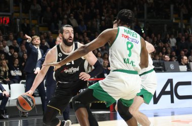 Tornike Shengelia (Segafredo Virtus Bologna) thwarted by Kevarrius Hayes (BC Zalgiris Kaunas) during the Euroleague basketball championship match Segafredo Virtus Bologna Vs. BC Zalgiris Kaunas - Bologna, Italy, January 10, 2023 at Segafredo Arena - 
