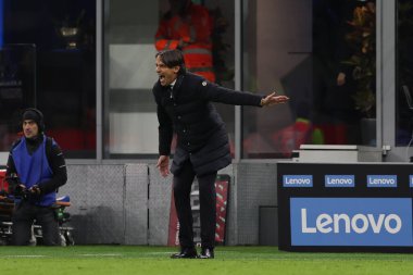 Simone Inzaghi Head Coach of FC Internazionale gestures during Coppa Italia 2022/23 football match between FC Internazionale and Parma Calcio at Giuseppe Meazza Stadium, Milan, Italy on January 10, 2023 - Credit: Fabrizio Carabelli/LiveMedi