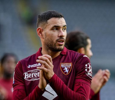Antonio Sanabria of Torino FC greets the fans during Serie A 2022/23 match between Torino FC and Hellas Verona at Stadio Olimpico Grande Torino on January 04, 2023 in Turin, Italy - Credit: Phs Agency/PHS/LiveMedi