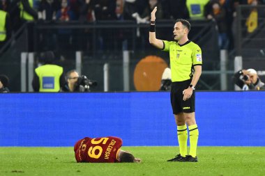 Referee Ermanno Feliciani and Nicola Zalewski of A.S. Roma during the Coppa Italia eighth-final between A.S. Roma vs Genoa C.F.C on January 12, 2023 at the Stadio Olimpico, Rome, Italy. - Credit: Domenico Cippitelli/LiveMedi