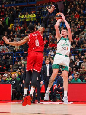 Rolands Smits (Zalgiris Kaunas) thwarted by Brandon Davies (EA7 Emporio Armani Olimpia Milano)  during Basketball Euroleague Championship EA7 Emporio Armani Milano vs Zalgiris Kaunas at the Forum of Assago in Milan, Italy, January 13, 2023 - Credit: 