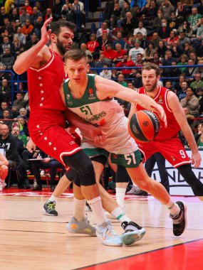 Arnas Butkevicius (Zalgiris Kaunas) thwarted by Giampaolo Ricci (EA7 Emporio Armani Olimpia Milano)  during Basketball Euroleague Championship EA7 Emporio Armani Milano vs Zalgiris Kaunas at the Forum of Assago in Milan, Italy, January 13, 2023 - Cre