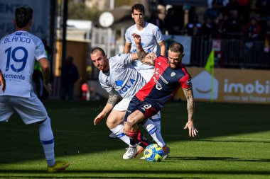 Nahitan Nandez of Cagliari Calcio during Italian soccer Serie B match Cagliari Calcio vs Como 1907 at the Unipol Domus in Cagliari, Italy, January 14, 2023 - Credit: Luigi Can