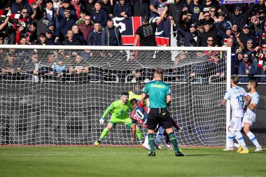 Leonardo Pavoletti of Cagliari Calcio, Goal during Italian soccer Serie B match Cagliari Calcio vs Como 1907 at the Unipol Domus in Cagliari, Italy, January 14, 2023 - Credit: Luigi Can