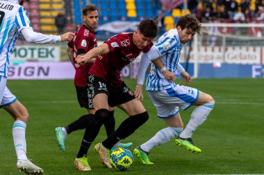 Fabbian Giovanni Reggina carries the ball during Italian soccer Serie B match Reggina 1914 vs SPAL at the Oreste Granillo stadium in Reggio Calabria, Italy, January 14, 2023 - Credit: Valentina Giannetton