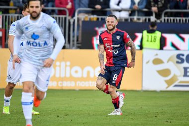 Nahitan Nandez of Cagliari Calcio during Italian soccer Serie B match Cagliari Calcio vs Como 1907 at the Unipol Domus in Cagliari, Italy, January 14, 2023 - Credit: Luigi Can