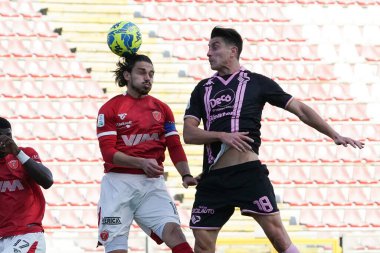 dell' orco cristian (n.15 perugia calcio) nedelcearu ionut (n.18 palermo fc) during Italian soccer Serie B match AC Perugia vs Palermo FC at the Renato Curi stadium in Perugia, Italy, January 14, 2023 - Credit: Loris Cerquiglin