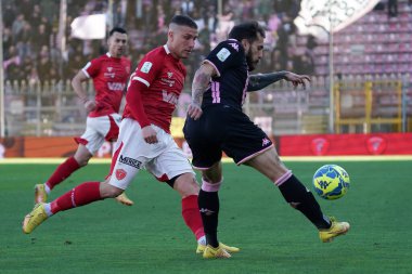 lisi frsncesco (n.23 perugia calcio) valente nicola (n.30 palermo fc) during Italian soccer Serie B match AC Perugia vs Palermo FC at the Renato Curi stadium in Perugia, Italy, January 14, 2023 - Credit: Loris Cerquiglin