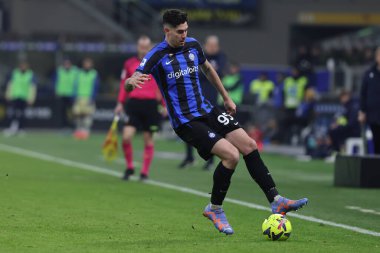 Alessandro Bastoni of FC Internazionale in action during Serie A 2022/23 football match between FC Internazionale and Hellas Verona FC at Giuseppe Meazza Stadium, Milan, Italy on January 14, 2023 - Credit: Fabrizio Carabelli/LiveMedi