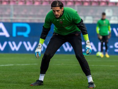 Colombi Simone Reggina warm up during Italian soccer Serie B match Reggina 1914 vs SPAL at the Oreste Granillo stadium in Reggio Calabria, Italy, January 14, 2023 - Credit: Valentina Giannetton