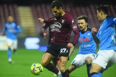 Antonio Candreva of US Salernitana  competes for the ball with Mario Rui of SSC Napoli   during the Serie A match between US Salernitana 1919 v SSC Napoli at Arechi  Stadium  - Credit: Agostino Gemito/LiveMedi
