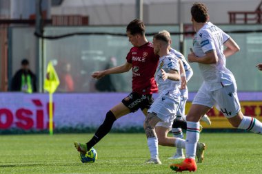 Fabbian Giovanni Reggina carries the ball during Italian soccer Serie B match Reggina 1914 vs Ternana Calcio at the Oreste Granillo stadium in Reggio Calabria, Italy, January 21, 2023 - Credit: Valentina Giannetton