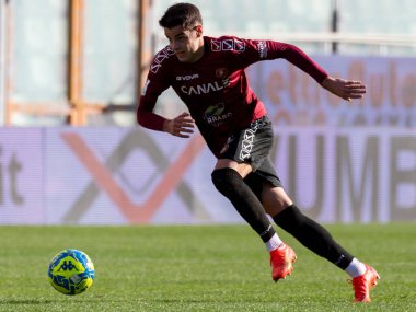 Pierozzi Niccolo Reggina carries the ball during Italian soccer Serie B match Reggina 1914 vs Ternana Calcio at the Oreste Granillo stadium in Reggio Calabria, Italy, January 21, 2023 - Credit: Valentina Giannetton