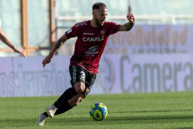 Canotto Luigi Reggina carries the ball during Italian soccer Serie B match Reggina 1914 vs Ternana Calcio at the Oreste Granillo stadium in Reggio Calabria, Italy, January 21, 2023 - Credit: Valentina Giannetton