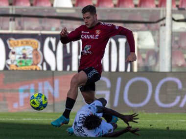Gagliolo Riccardo Reggina hindered by Coulibaly Mamadou Ternana during Italian soccer Serie B match Reggina 1914 vs Ternana Calcio at the Oreste Granillo stadium in Reggio Calabria, Italy, January 21, 2023 - Credit: Valentina Giannetton