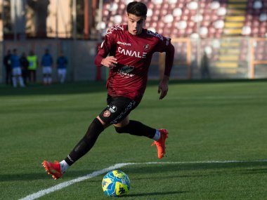 Pierozzi Niccolo Reggina carries the ball during Italian soccer Serie B match Reggina 1914 vs Ternana Calcio at the Oreste Granillo stadium in Reggio Calabria, Italy, January 21, 2023 - Credit: Valentina Giannetton