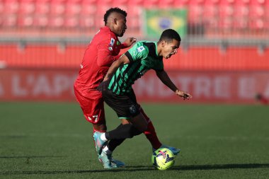 Rogerio of Sassuolo Calcio is challenged by Jose Machin of AC Monza  during italian soccer Serie A match AC Monza vs US Sassuolo at the U-Power Stadium in Monza, Italy, January 22, 2023 - Credit: Francesco Scaccianoc